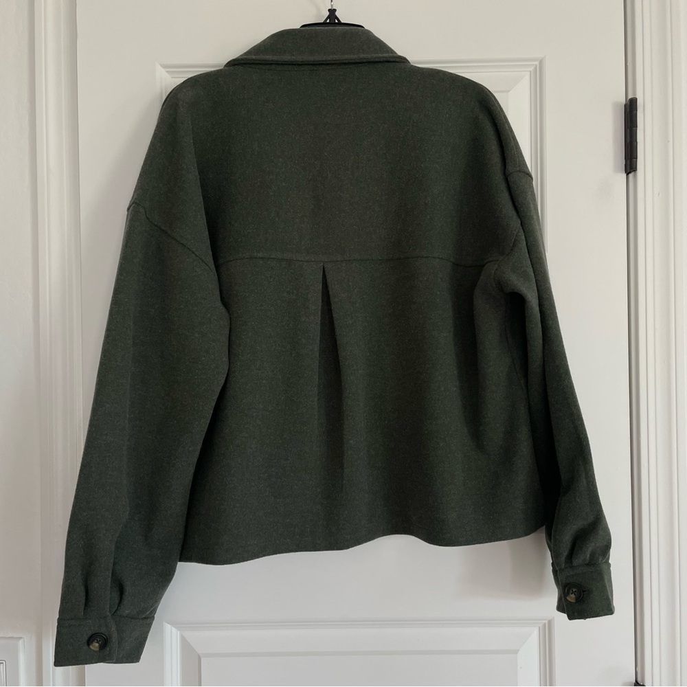 beachlunchlounge Dark Green Utility Shacket Jacket with Front Flap Pockets - Picture 2 of 8